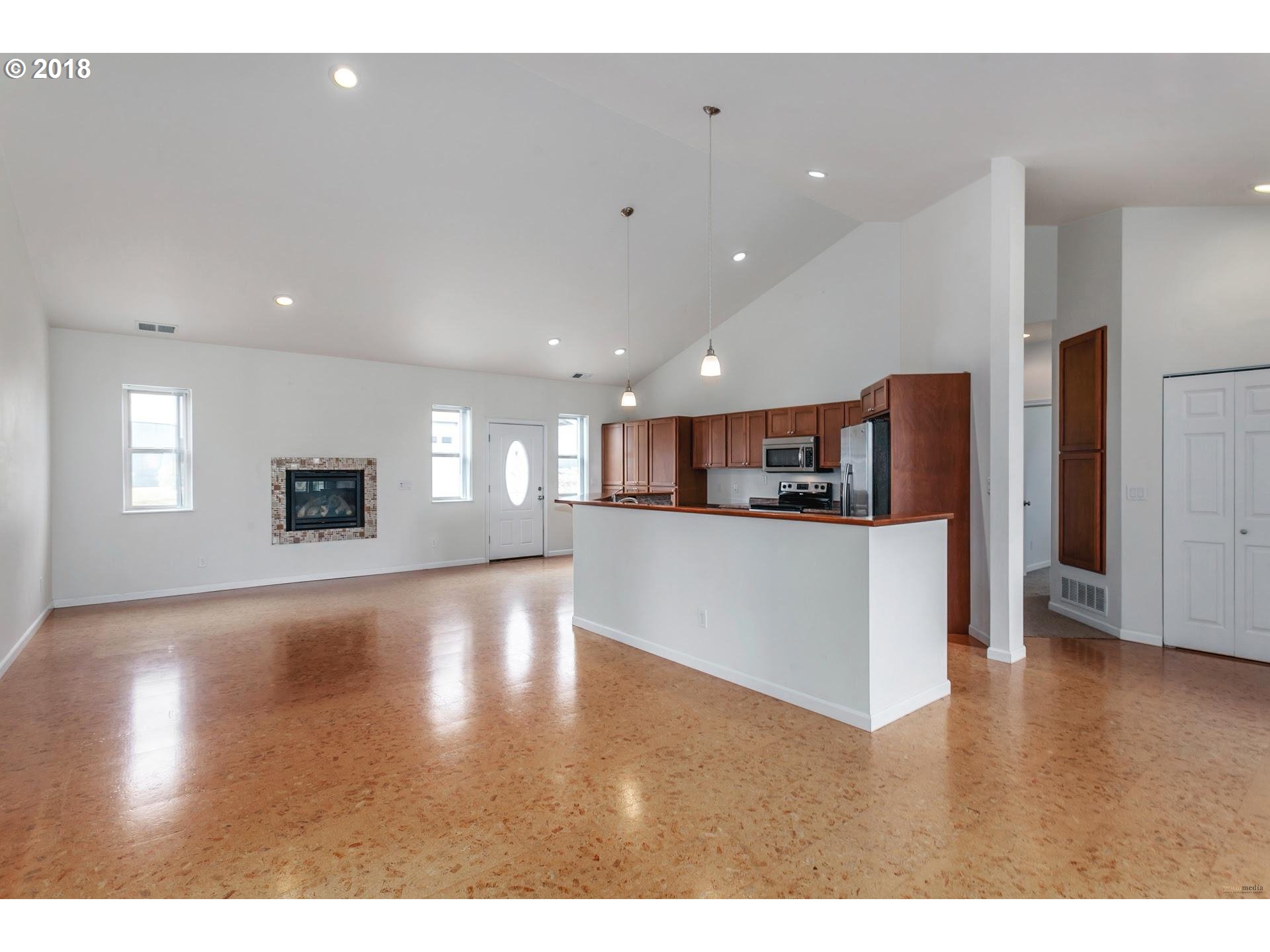 5770 Northwest Glencoe Road Hillsboro, OR 97124 - Photo 5 of 24 Gallery Image 5