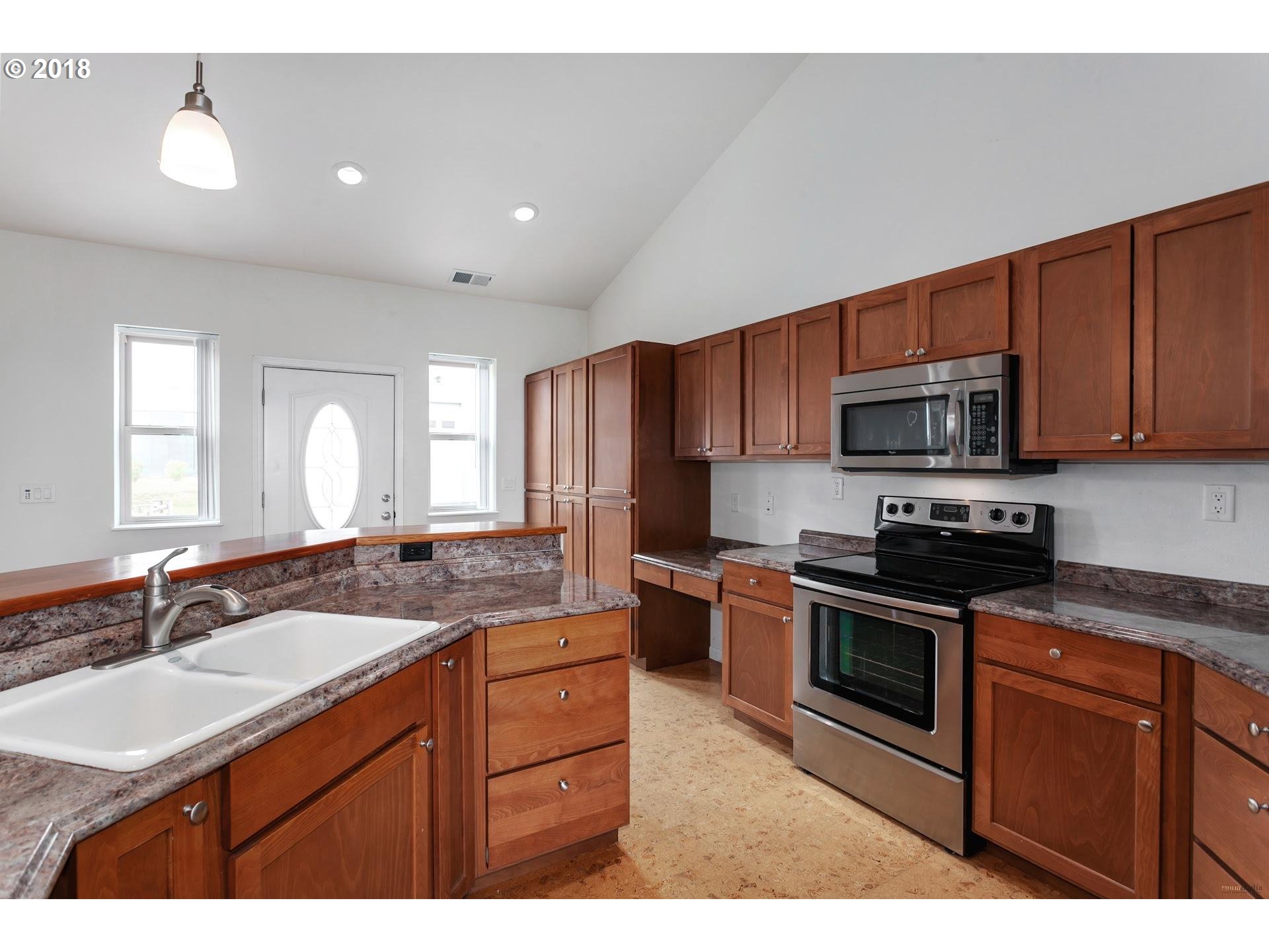 5770 Northwest Glencoe Road Hillsboro, OR 97124 - Photo 6 of 24 Gallery Image 6
