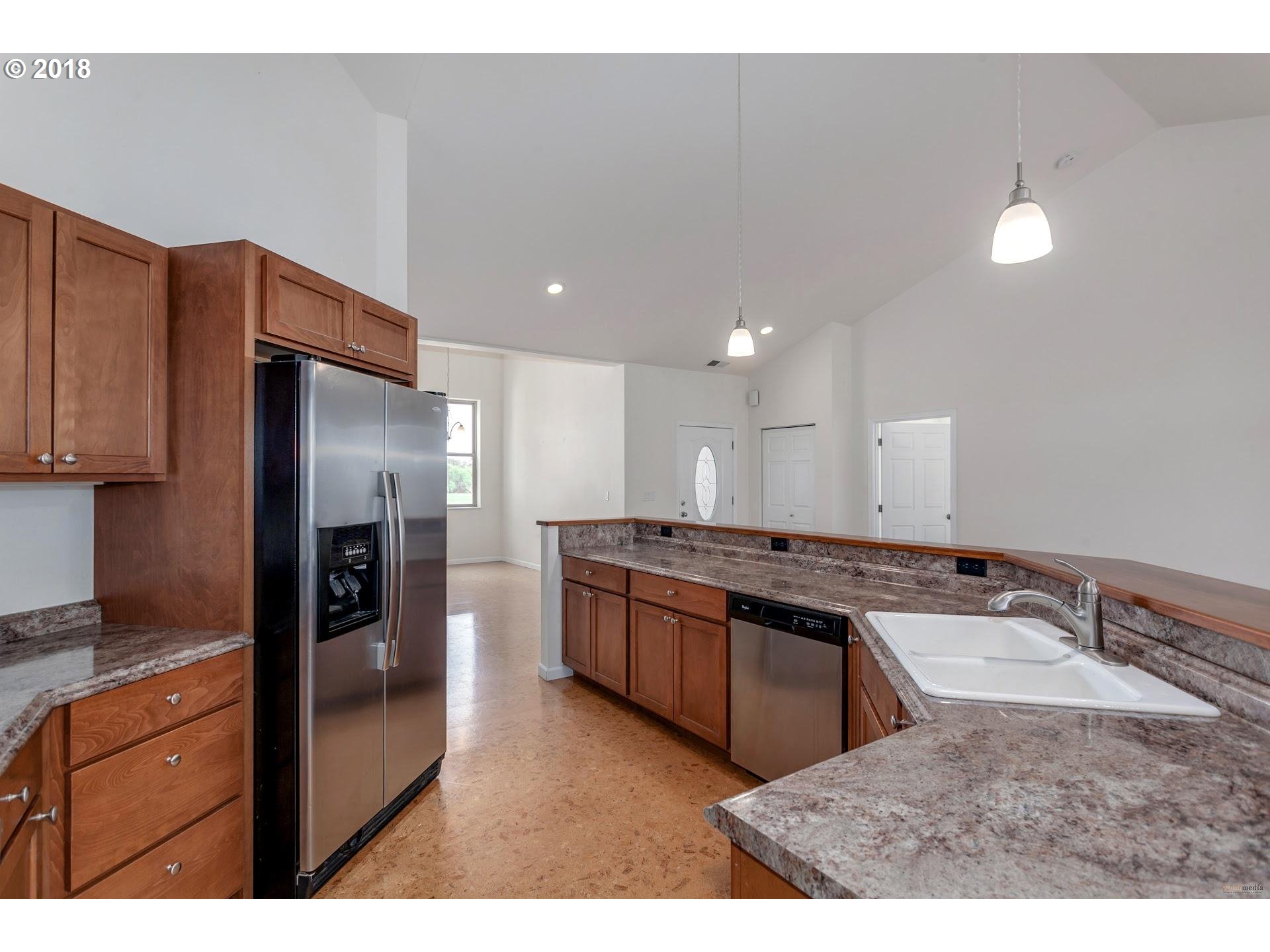 5770 Northwest Glencoe Road Hillsboro, OR 97124 - Photo 7 of 24 Gallery Image 7
