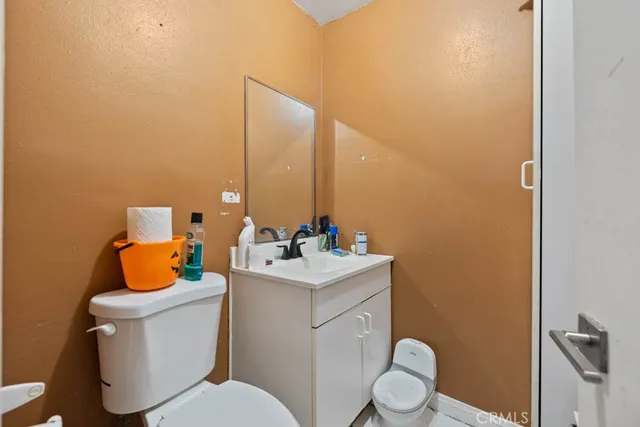 $950,000 | 17675 Sierra Highway, Canyon Country, CA 91351