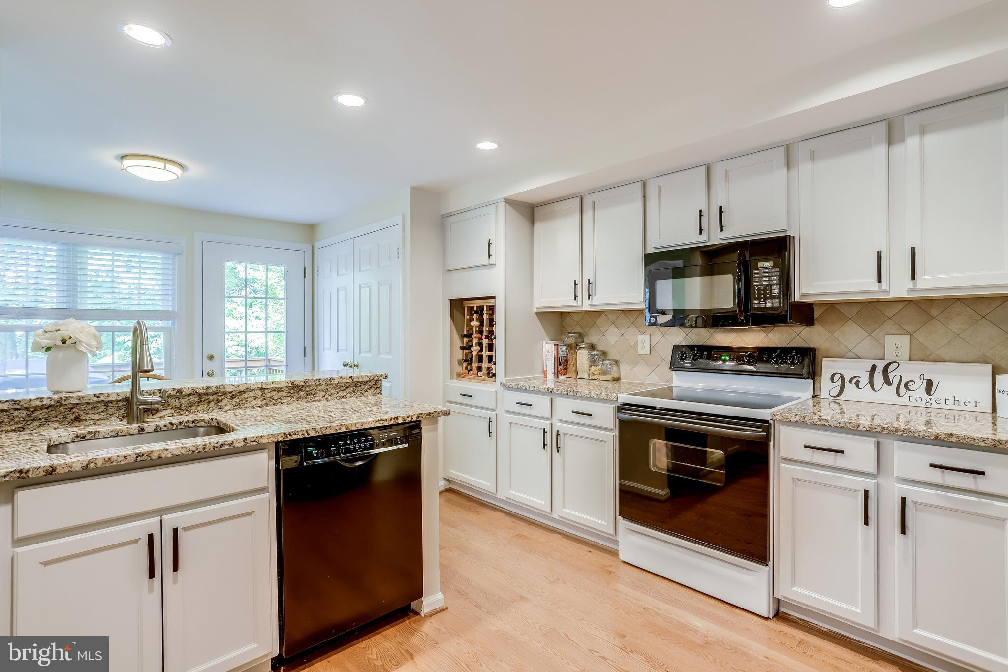 1512 Deer Point Way Reston, VA 20194 - Photo 13 of 84
