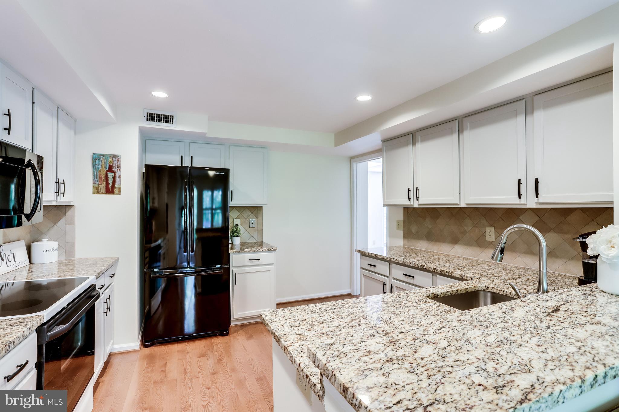 1512 Deer Point Way Reston, VA 20194 - Photo 15 of 84