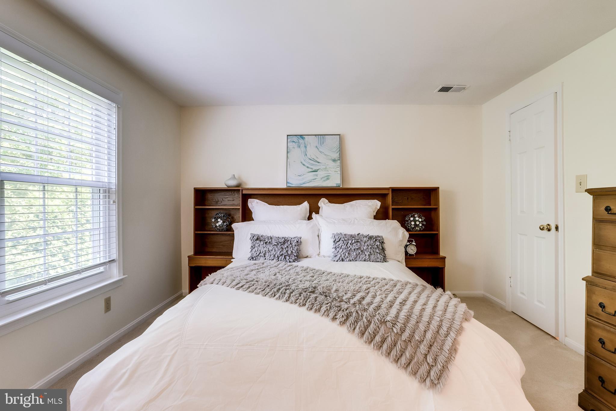 1512 Deer Point Way Reston, VA 20194 - Photo 35 of 84