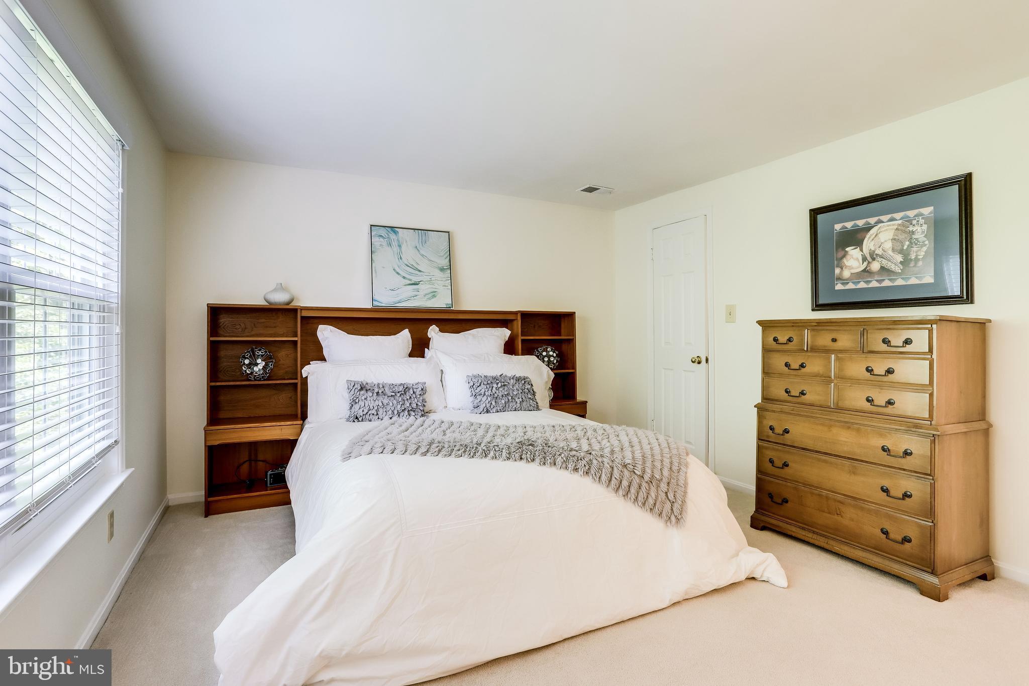 1512 Deer Point Way Reston, VA 20194 - Photo 39 of 84