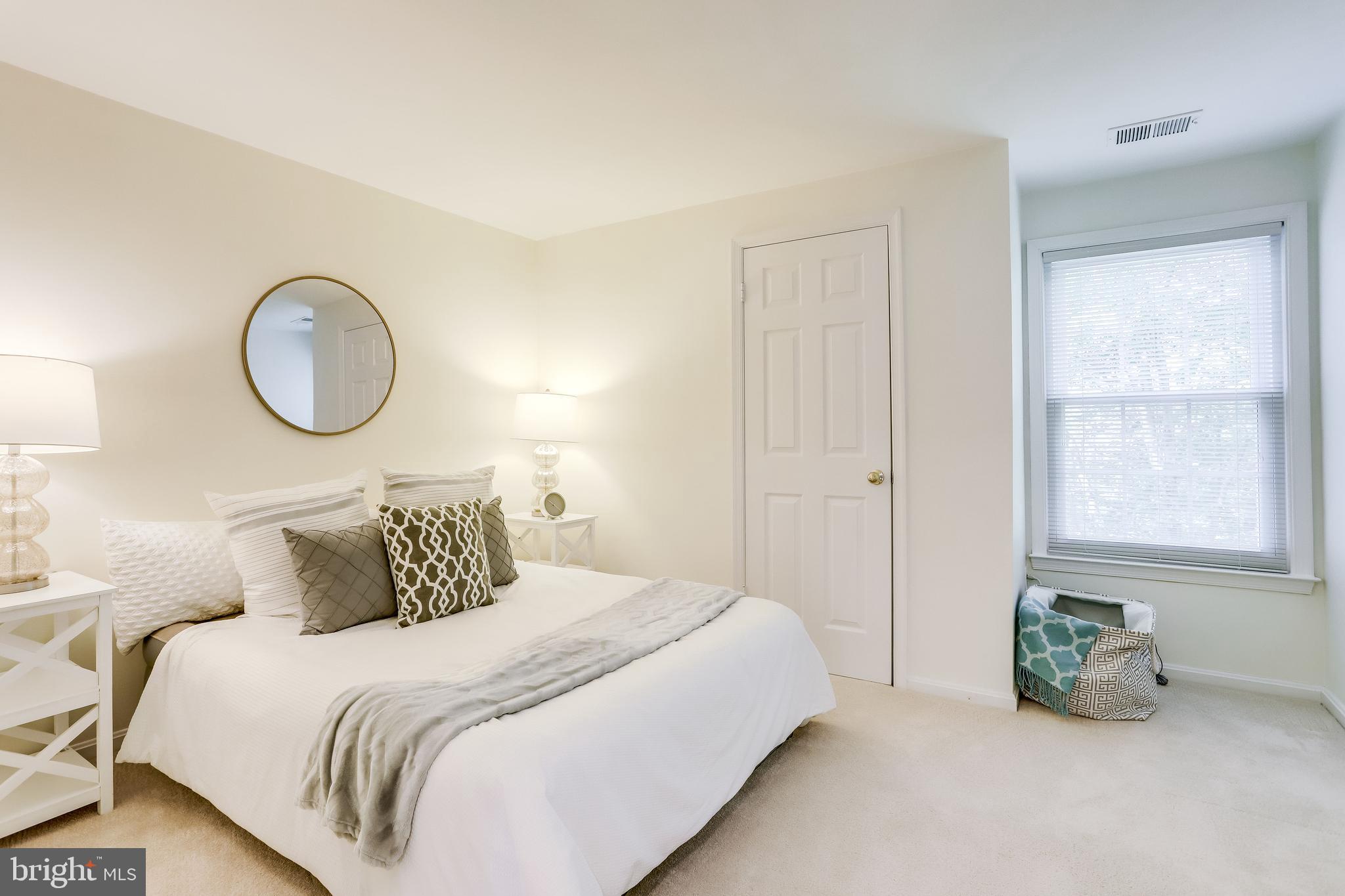 1512 Deer Point Way Reston, VA 20194 - Photo 40 of 84 Large Guest Room
