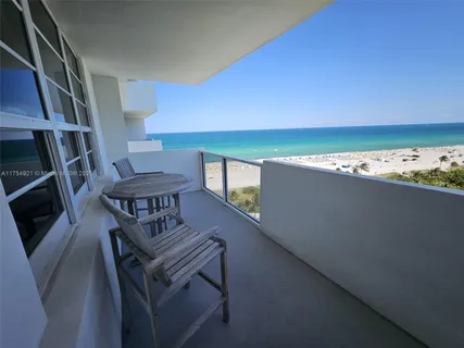 $1,050,000 | 100 Lincoln Road, Unit 1242, Miami Beach, FL 33139