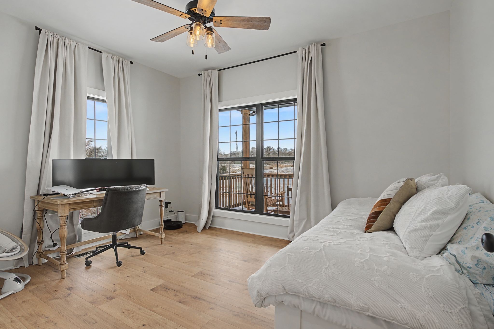 638 Howell Road Westmoreland, TN 37186 - Photo 20 of 41 a bedroom with a bed and a window