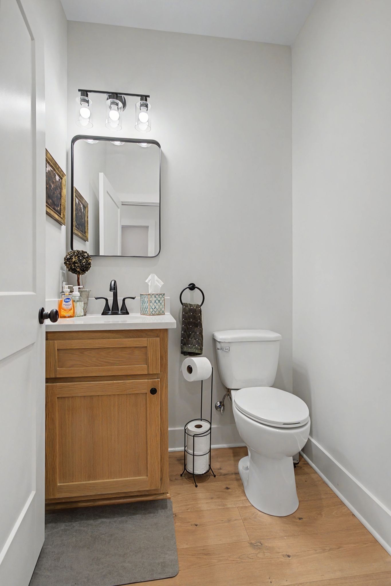 638 Howell Road Westmoreland, TN 37186 - Photo 28 of 41 a bathroom with a toilet sink and mirror