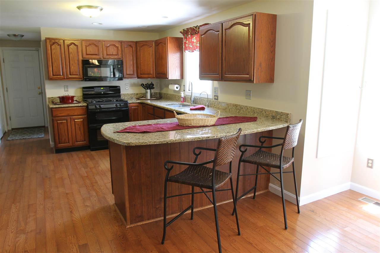 236 Kennedy Hill Road Goffstown, NH 03045 - Photo 5 of 31 Gallery Image 5