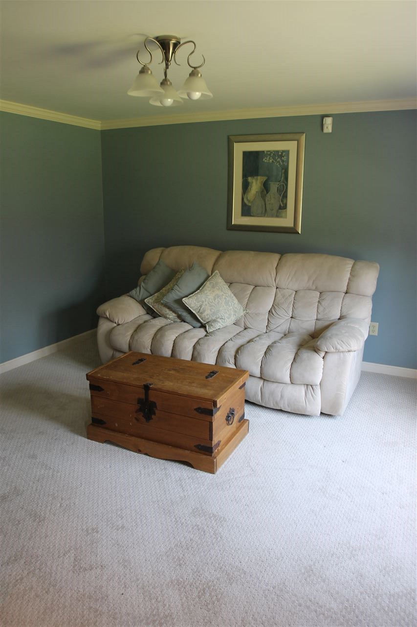 236 Kennedy Hill Road Goffstown, NH 03045 - Photo 9 of 31 Gallery Image 9