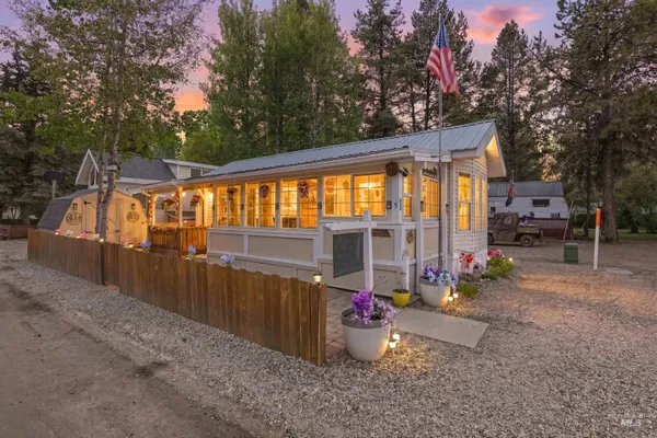$171,700 | 5 D Street, Cascade, ID 83611