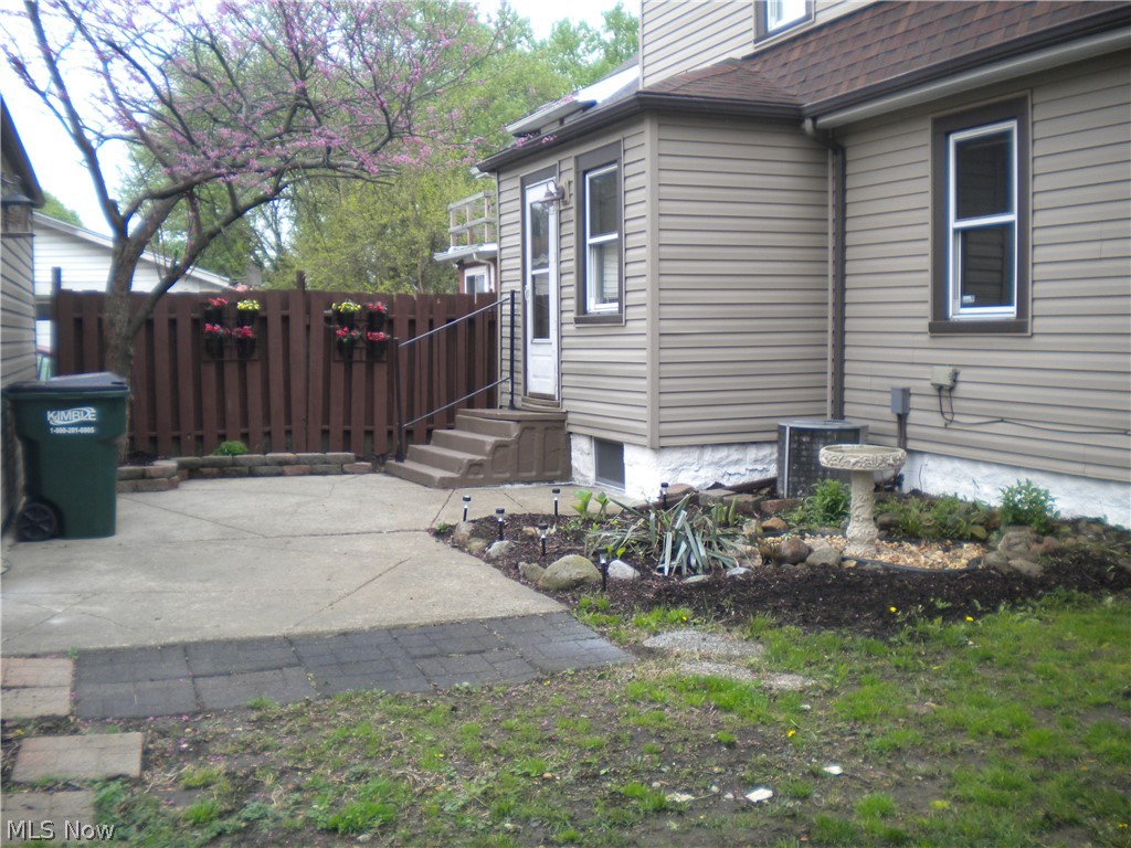 1102 Wooster Road North Barberton, OH 44203 - Photo 3 of 15 Gallery Image 3