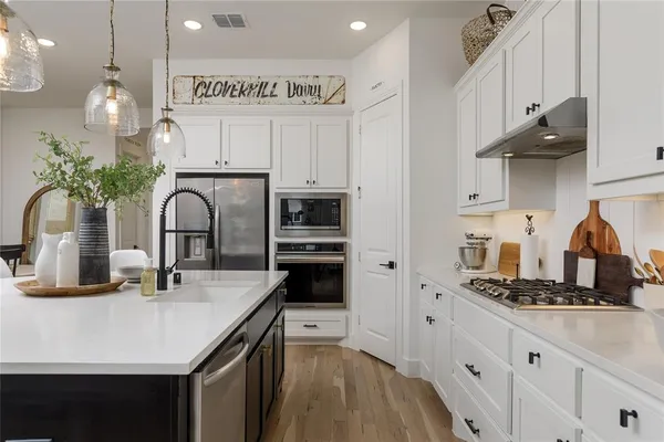 $379,900 | 408 Blue Crk Cove, McKinney, TX 75071