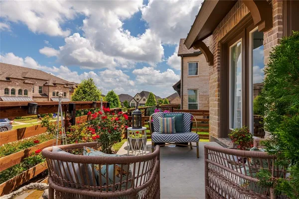 $379,900 | 408 Blue Crk Cove, McKinney, TX 75071