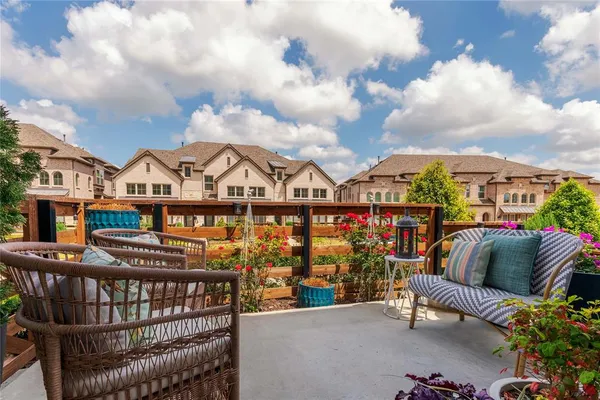 $379,900 | 408 Blue Crk Cove, McKinney, TX 75071