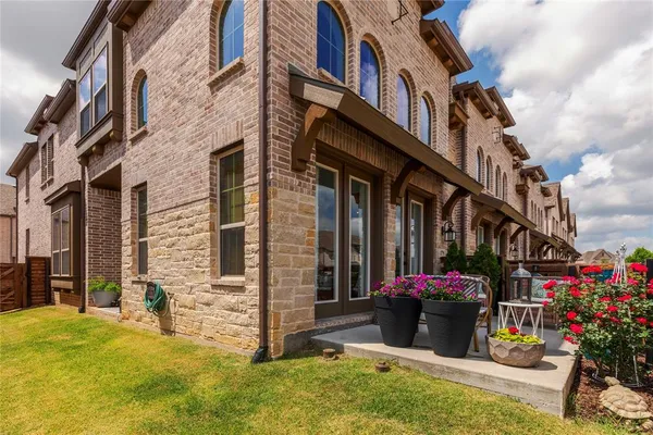 $379,900 | 408 Blue Crk Cove, McKinney, TX 75071