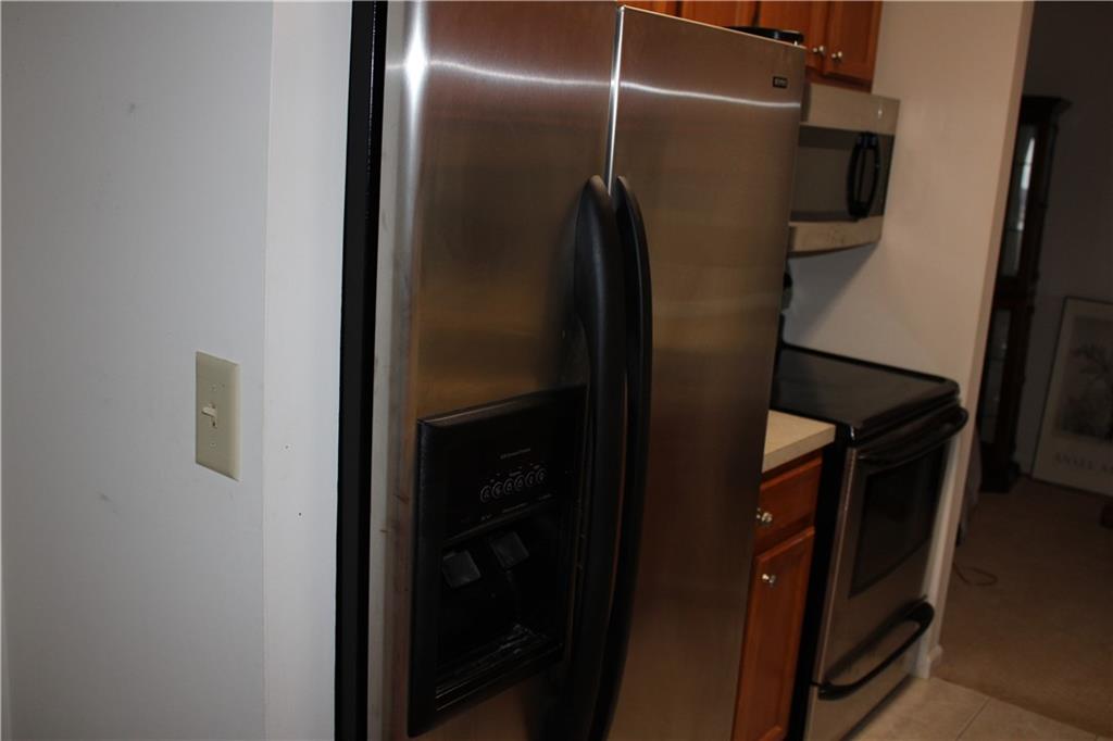 300 Johnson Ferry Road, Unit B802 Atlanta, GA 30328 - Photo 5 of 23 a close view of closet