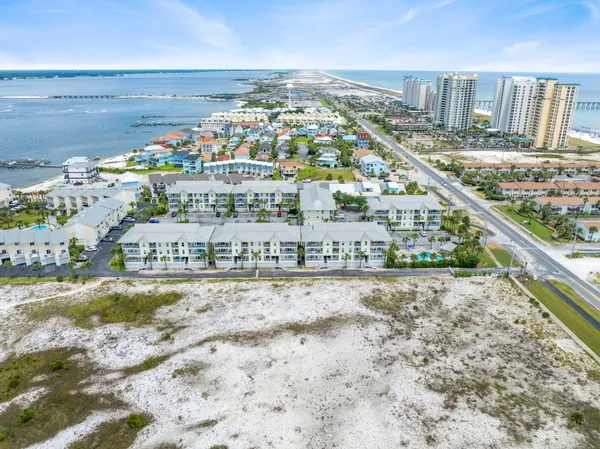 $335,000 | 8436 Gulf Boulevard, Unit 423, Navarre, FL 32566