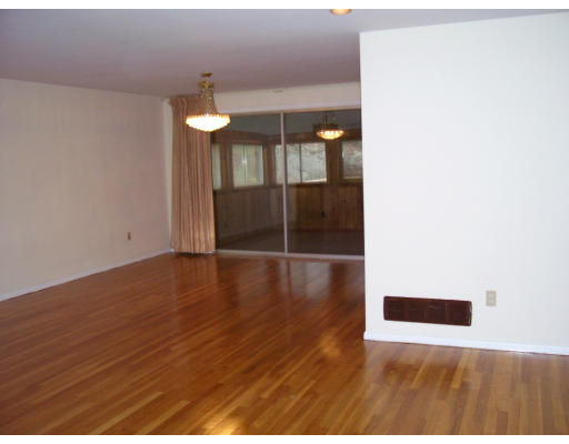 19 Livoli Road Framingham, MA 01701 - Photo 3 of 22