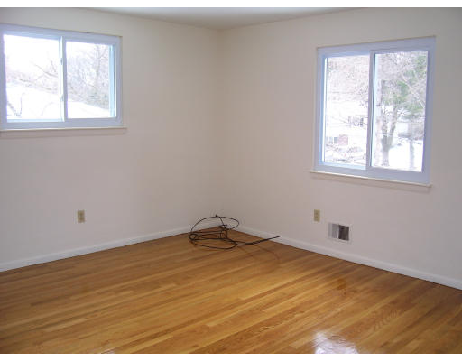 19 Livoli Road Framingham, MA 01701 - Photo 8 of 22