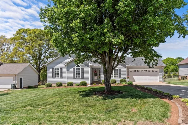 $314,000 | 1478 Farmington Hills Drive, Conover, NC 28613