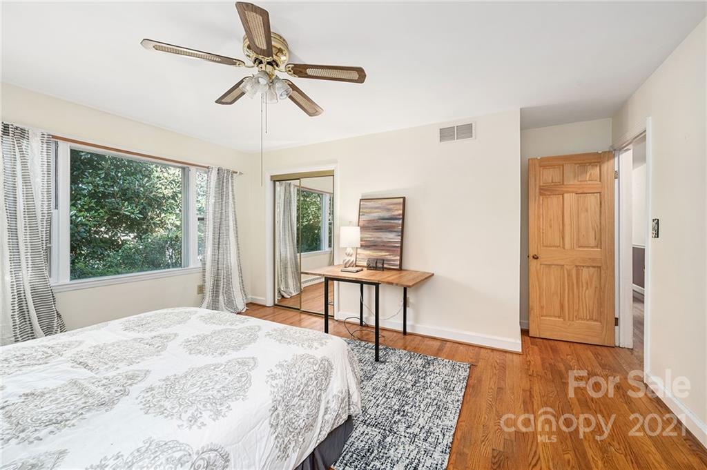 2 Oak Ridge Road Asheville, NC 28805 - Photo 12 of 24 Gallery Image 12
