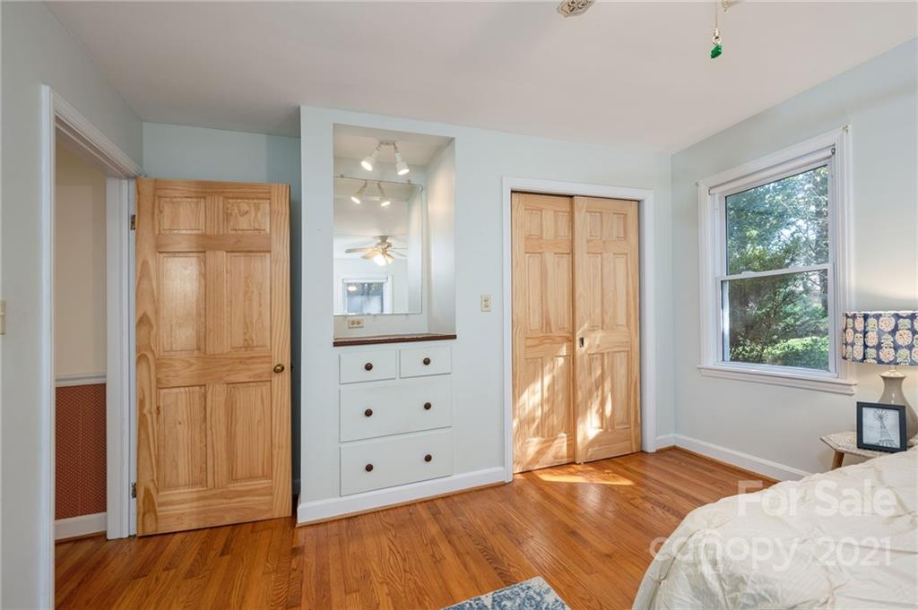 2 Oak Ridge Road Asheville, NC 28805 - Photo 15 of 24 Gallery Image 15