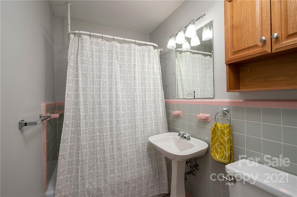 2 Oak Ridge Road Asheville, NC 28805 - Photo 17 of 24 Gallery Image 17