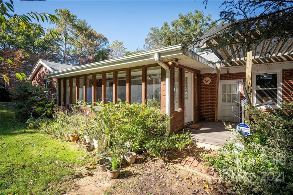 2 Oak Ridge Road Asheville, NC 28805 - Photo 20 of 24 Gallery Image 20