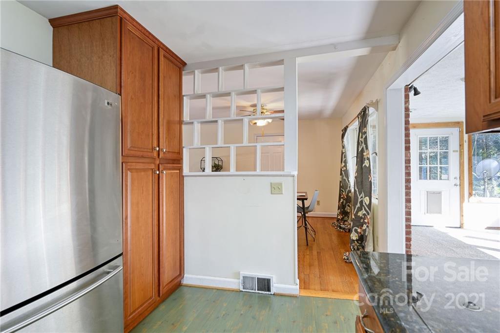 2 Oak Ridge Road Asheville, NC 28805 - Photo 6 of 24 Gallery Image 6