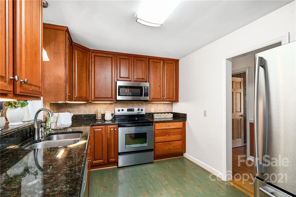 2 Oak Ridge Road Asheville, NC 28805 - Photo 7 of 24 Gallery Image 7