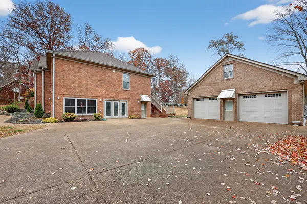 $729,900 | 2006 Tamara Court, Springfield, TN 37172