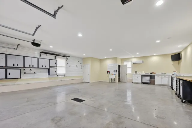 $749,900 | 2006 Tamara Court, Springfield, TN 37172