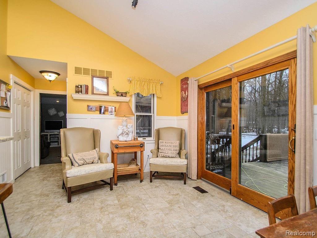 42856 Willis Road Belleville, MI 48111 - Photo 27 of 53 026_5.jpg