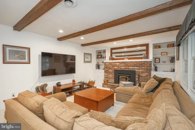 $949,900 | 10 Bailey Drive, Washington Crossing, PA 18977