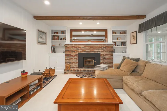 $949,900 | 10 Bailey Drive, Washington Crossing, PA 18977