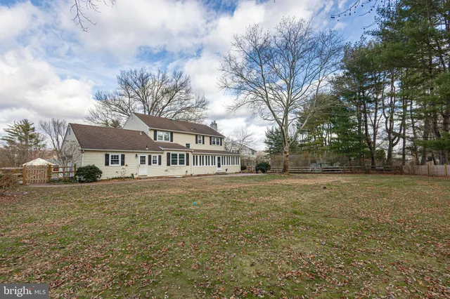 $949,900 | 10 Bailey Drive, Washington Crossing, PA 18977