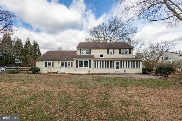 $949,900 | 10 Bailey Drive, Washington Crossing, PA 18977