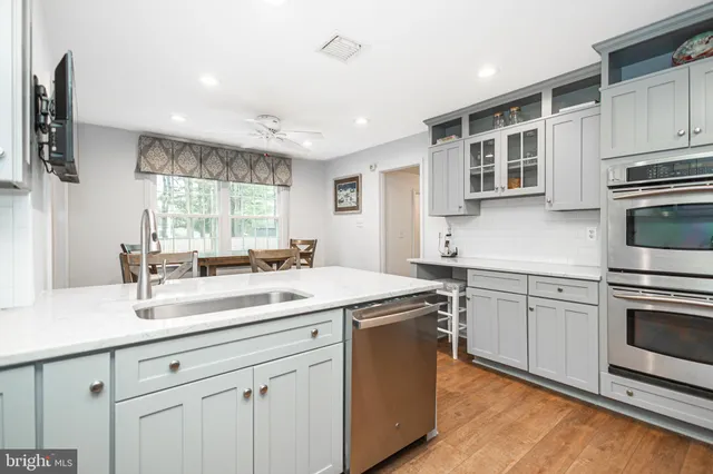 $949,900 | 10 Bailey Drive, Washington Crossing, PA 18977