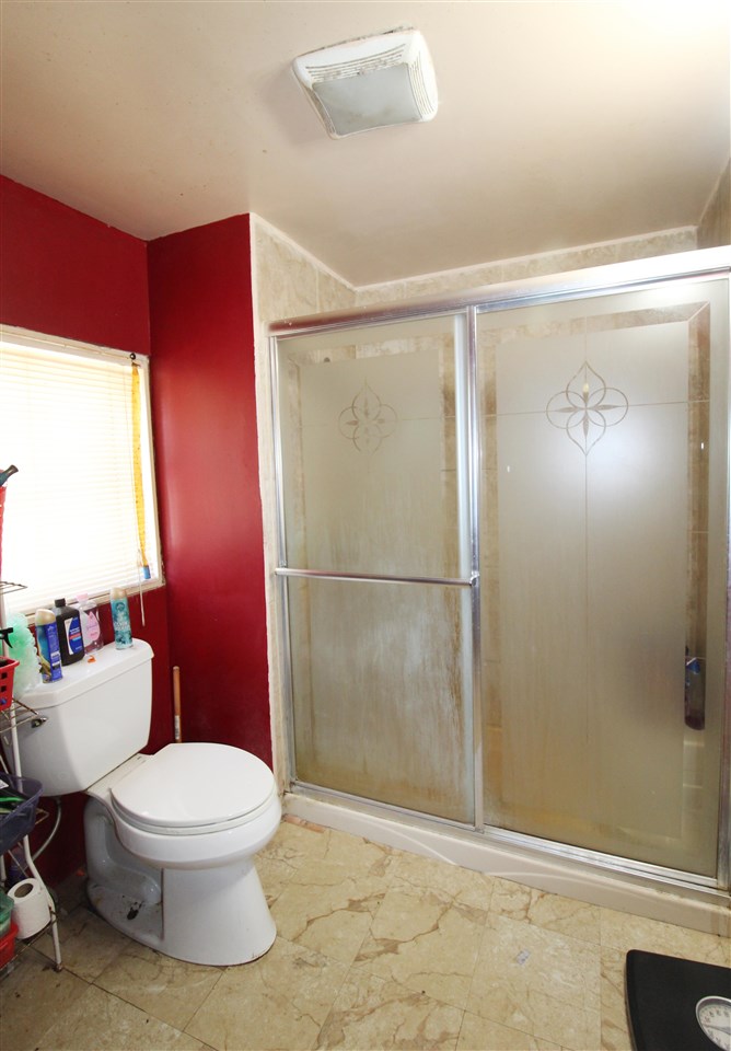 5146 East Bristol Road Burton, MI 48519 - Photo 8 of 16 50061066-7.JPG