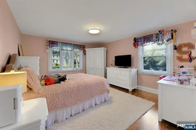 $949,000 | 5 Greene Street, Mahwah, NJ 07430