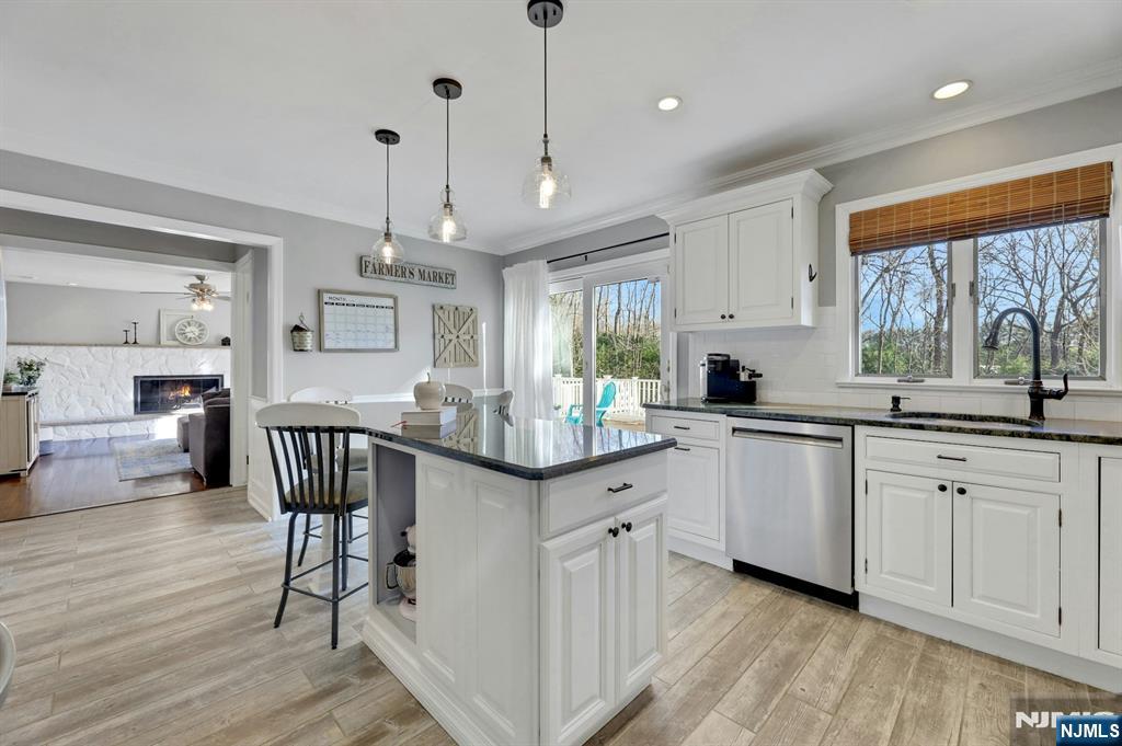 5 Greene Street Mahwah, NJ 07430 - Photo 2 of 30