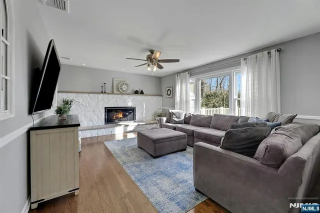 $949,000 | 5 Greene Street, Mahwah, NJ 07430