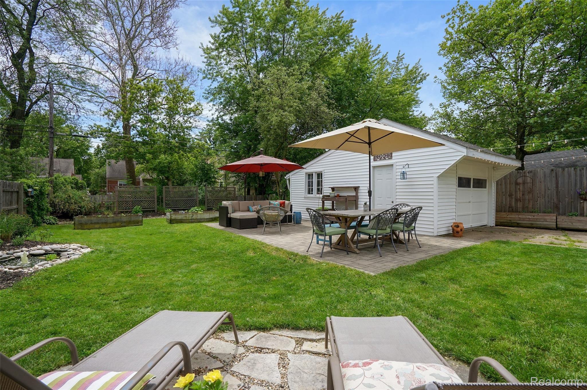 2494 Manchester Road Birmingham, MI 48009 - Photo 31 of 38 DSC08160.jpg