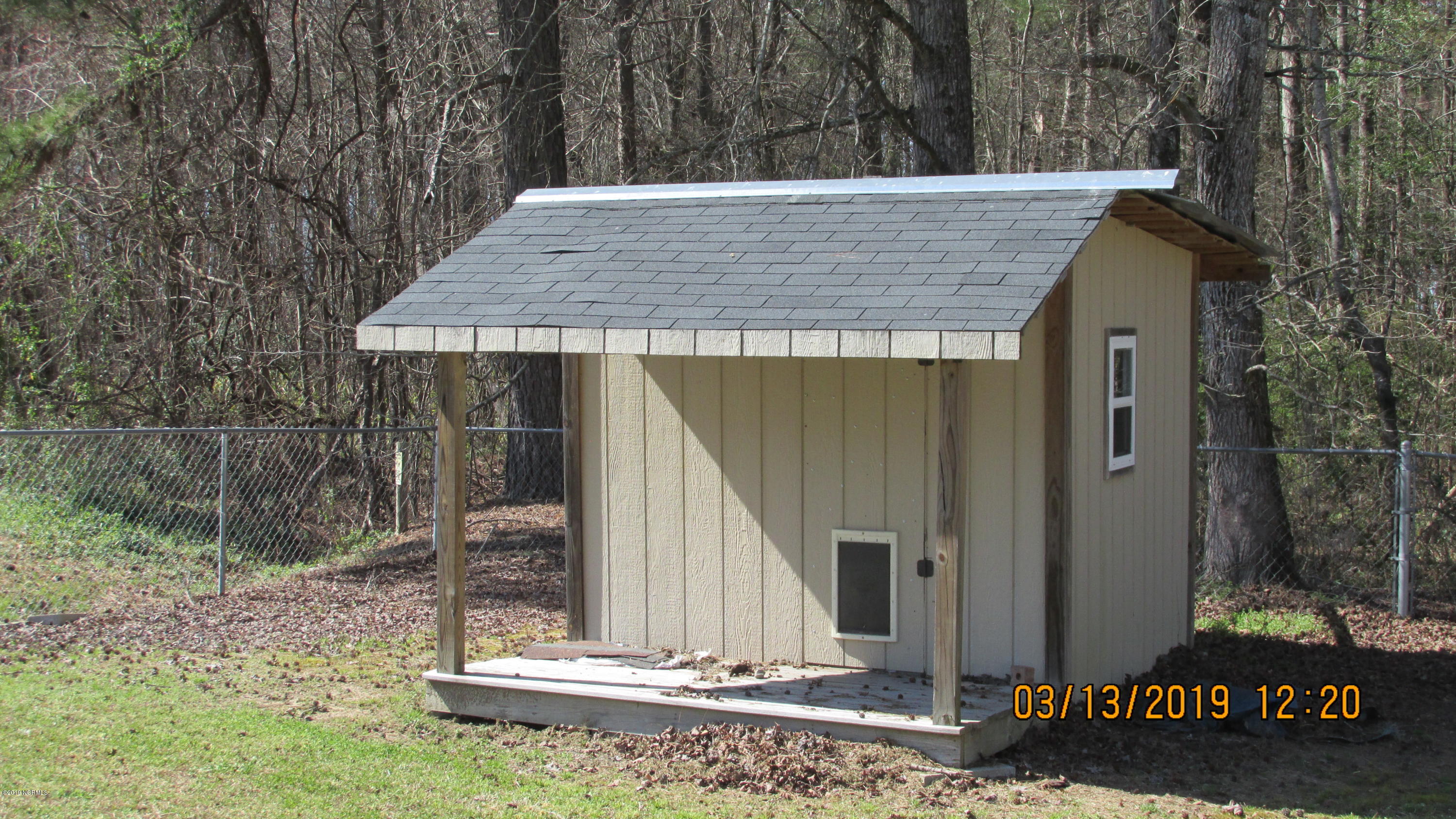 4005 Cherokee Road Wilson, NC 27893 - Photo 26 of 28 Dog House with A/C