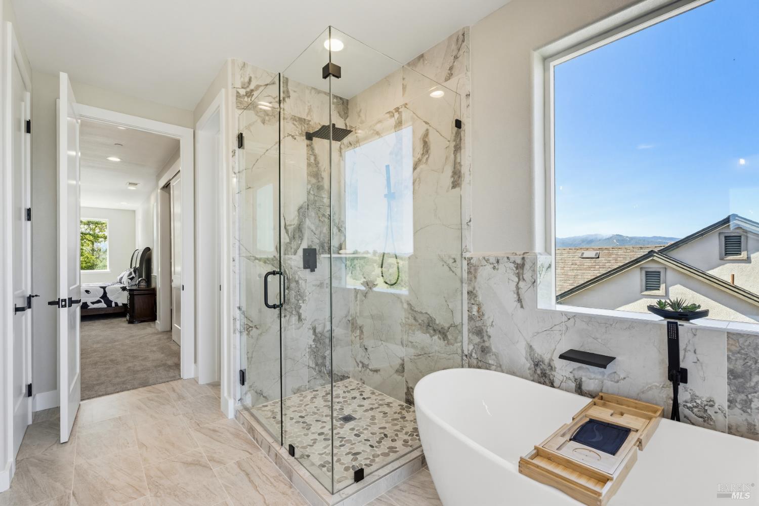 400 Tehuacan Road Ukiah, CA 95482 - Photo 45 of 57 Primary Bathroom Tub and Shower