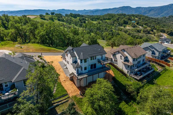 $899,000 | 400 Tehuacan Road, Ukiah, CA 95482