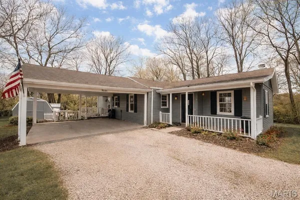 $169,000 | 9046 Bunkum Road, Fairview Heights, IL 62208