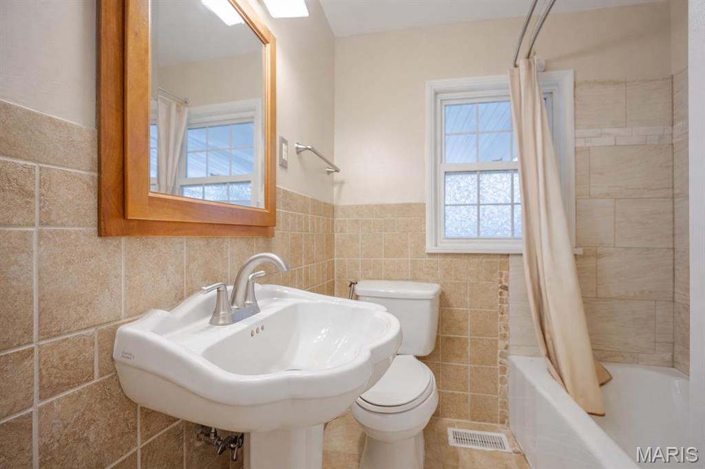 9046 Bunkum Road Fairview Heights, IL 62208 - Photo 12 of 17