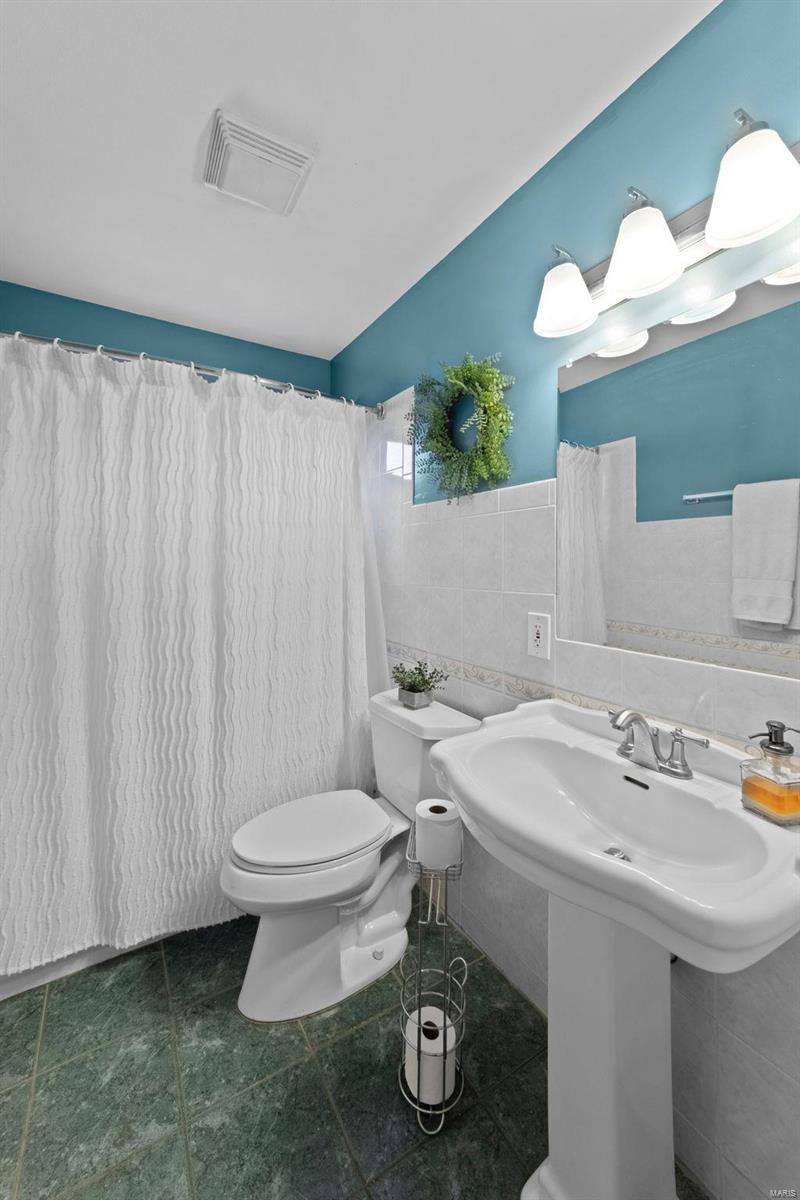 3821 Fee Fee Road Bridgeton, MO 63044 - Photo 16 of 34 Gallery Image 16